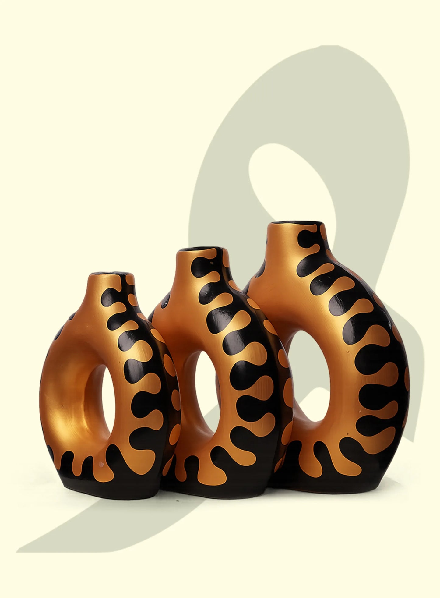 Golden Wave Ceramic Vase Set – Modern Donut Edition